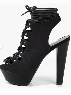 Breckelle ‘Betsey-15W’ Black Slingback Lace-Up Platform Heels